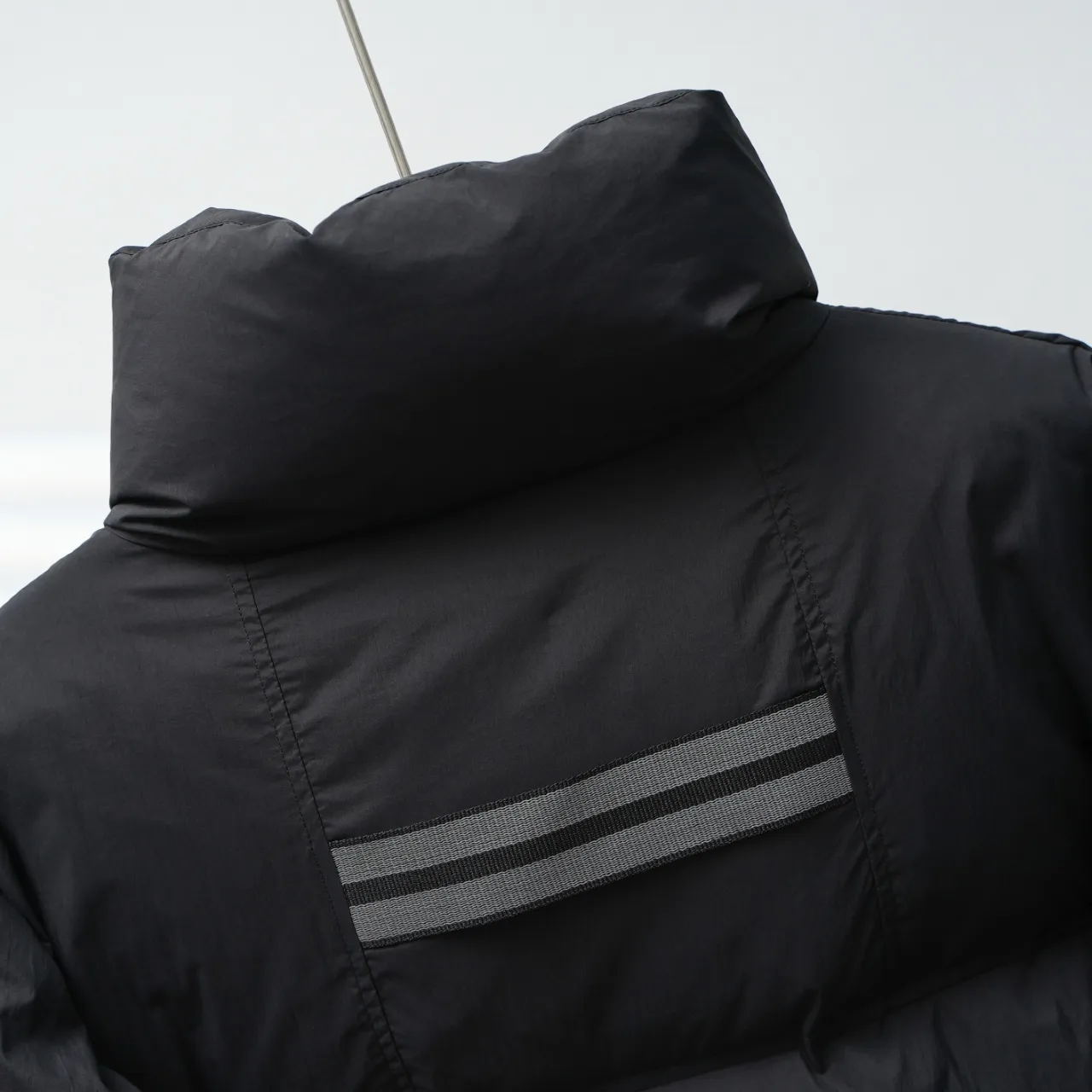 P780 CANADA GOOSE丨Canada Goose 2802 Sleeve Logo Stand Collar Down Jacket Color: Black Red Logo Size: XS-XXL